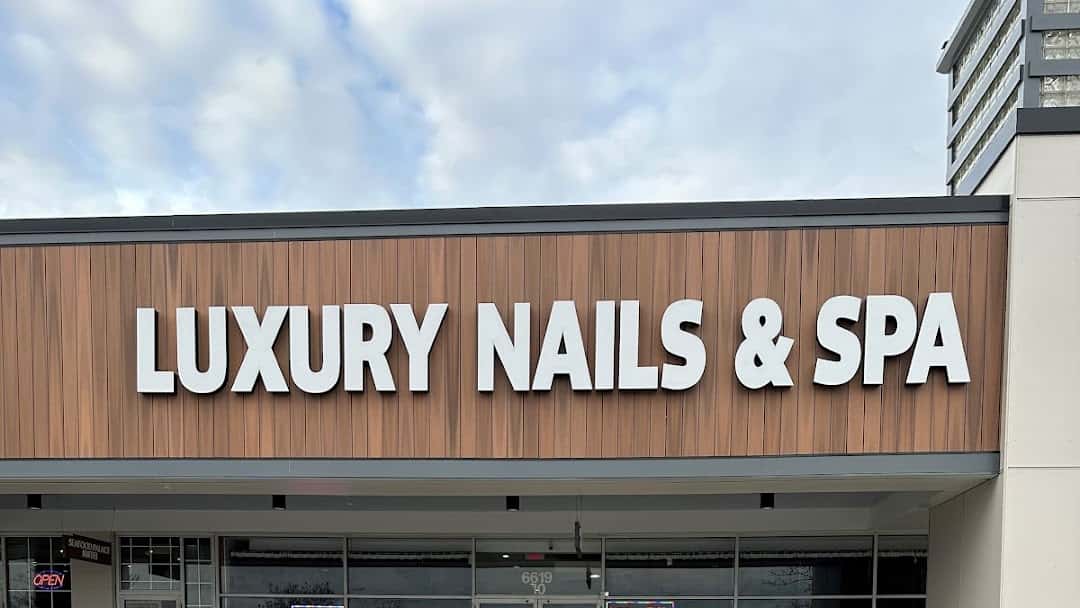 Luxury Nail